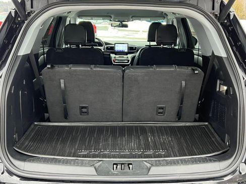 Certified 2022 Ford Explorer XLT w/ Equipment Group 202A image 35