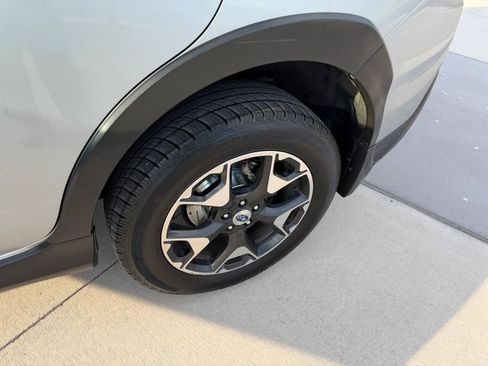 Used 2018 Subaru Crosstrek 2.0i Premium w/ Moonroof Package AWD/4WD image 10