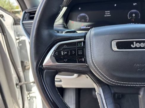 Used 2021 Jeep Grand Cherokee L Overland w/ Advanced Protech Group III AWD/4WD image 27