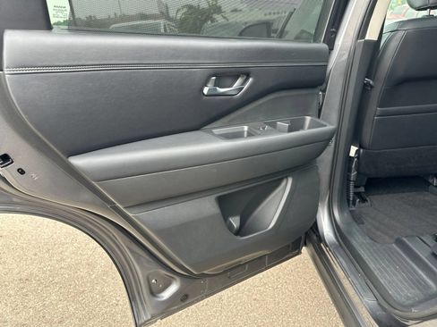 Used 2022 Nissan Pathfinder Platinum w/ Cargo Package AWD/4WD image 27