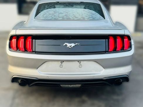 Used 2020 Ford Mustang Premium image 4