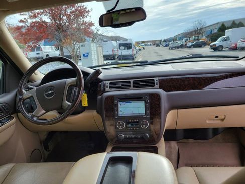 Used 2014 GMC Yukon Denali image 33