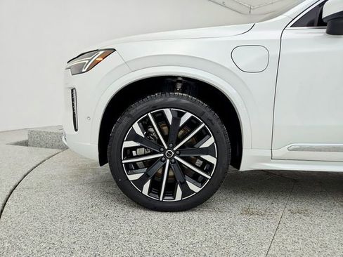 New 2026 Volvo XC90 T8 Plus w/ Protection Package Premier image 26