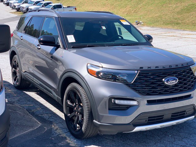 Used 2024 Ford Explorer ST-Line w/ Class IV Trailer Tow Package AWD/4WD image 2