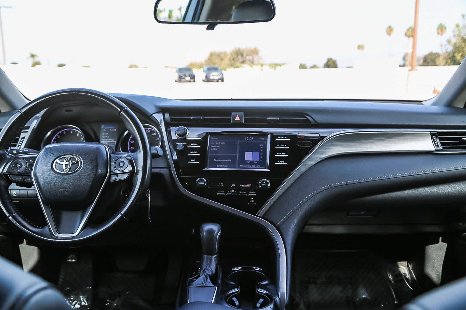 Used 2019 Toyota Camry SE w/ Blackout Package FWD image 12