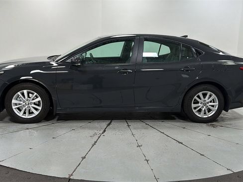 Used 2026 Toyota Camry LE image 8