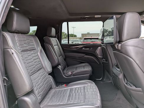 Used 2024 Cadillac Escalade ESV Sport Platinum w/ LPO, ONYX Package AWD/4WD image 22