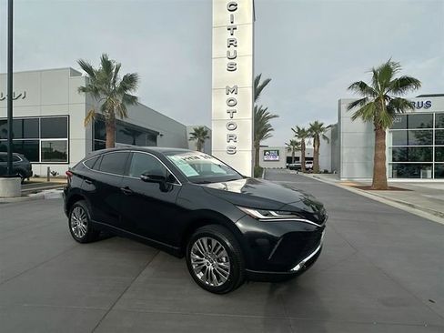 Used 2024 Toyota Venza Limited image 1