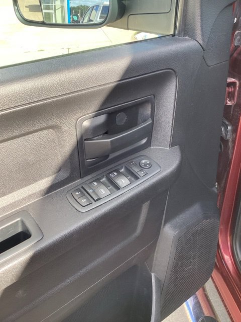 Used 2017 RAM 1500 Express AWD/4WD image 10