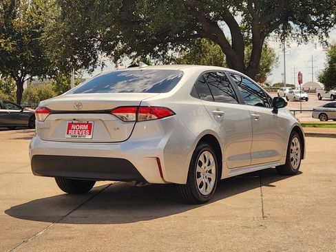 Used 2024 Toyota Corolla LE FWD image 3