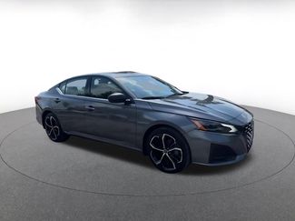 Used 2025 Nissan Altima 2.5 SR video 2