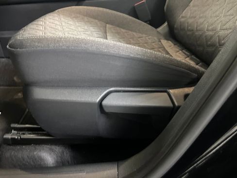 Used 2025 Nissan Kicks SV image 52