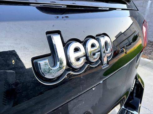 Used 2020 Jeep Grand Cherokee Limited w/ Luxury Group II RWD image 34