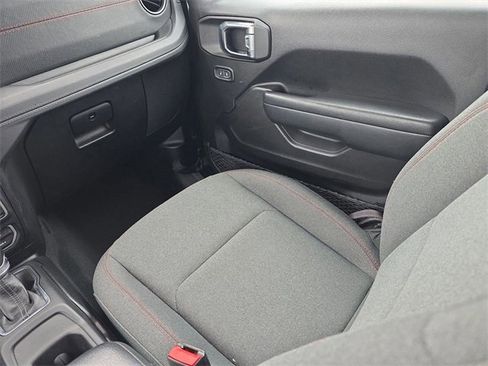 Certified 2025 Jeep Wrangler Unlimited Rubicon image 26