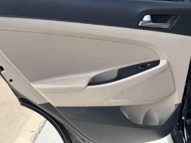 Used 2016 Hyundai Tucson Limited w/ Option Group 03 FWD image 24