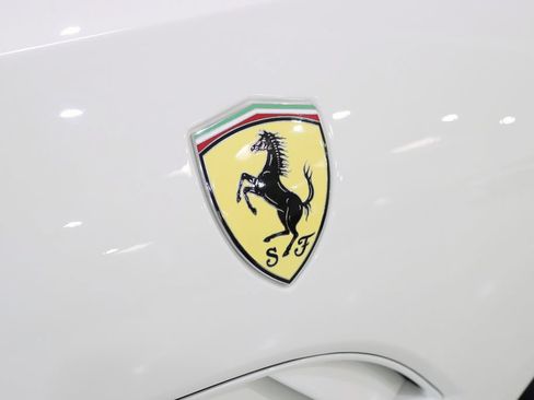 Used 2011 Ferrari California RWD image 15