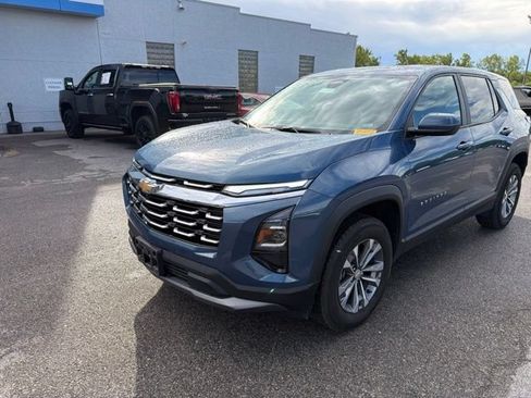 Used 2026 Chevrolet Equinox LT AWD/4WD image 2
