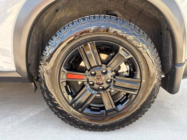 Used 2025 Nissan Rogue SV AWD/4WD image 9