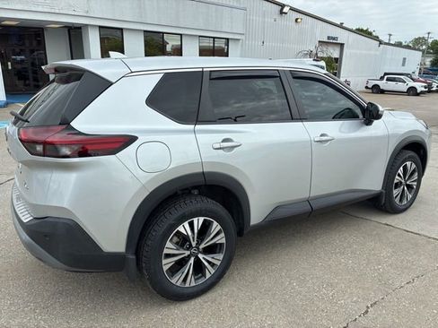 Used 2022 Nissan Rogue SV AWD/4WD image 7