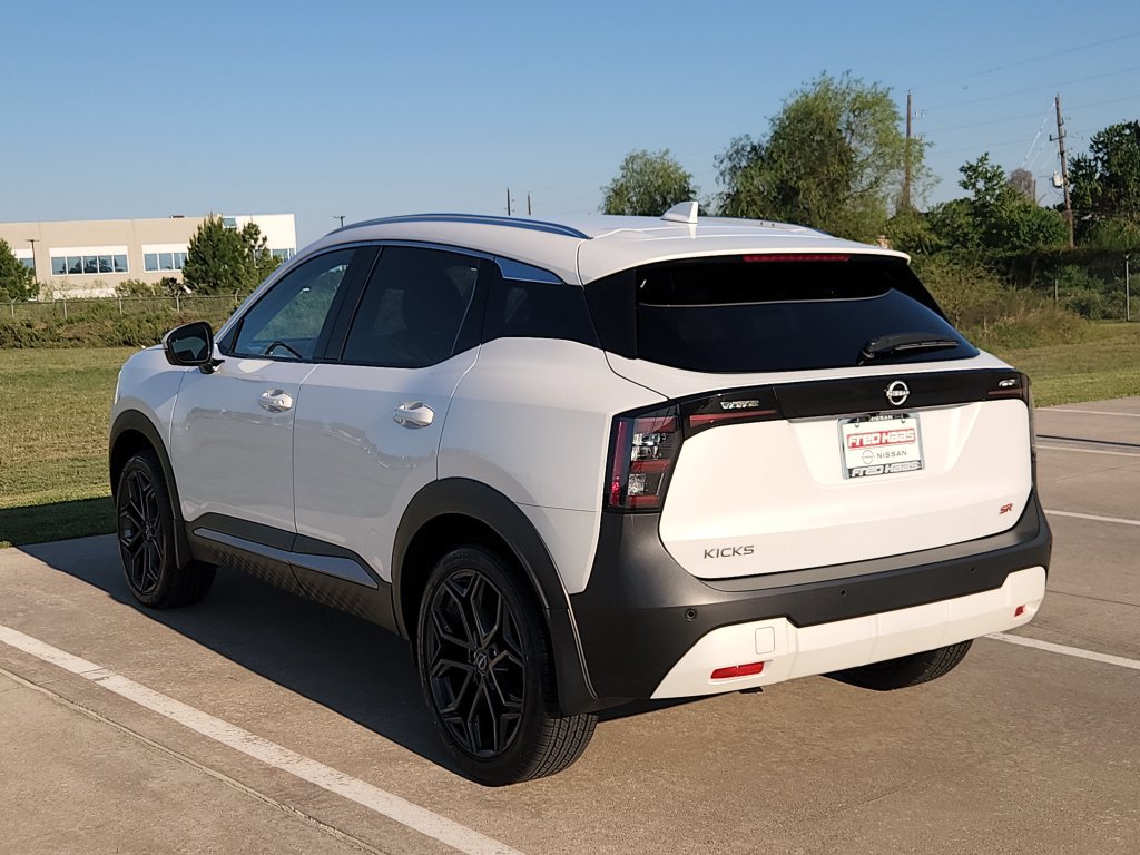 Certified 2025 Nissan Kicks SR FWD image 7