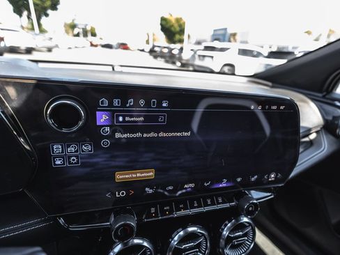 Used 2025 Chevrolet Blazer EV LT AWD/4WD image 13