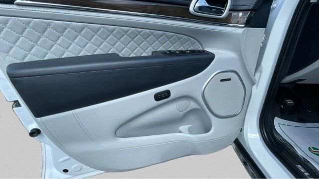 Used 2020 Jeep Grand Cherokee Summit AWD/4WD image 14