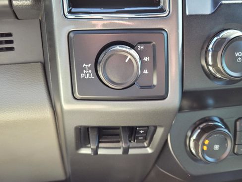 Certified 2022 Ford F250 XLT w/ XLT Premium Package AWD/4WD image 23