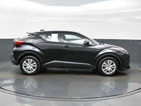 Used 2021 Toyota C-HR LE FWD image 7