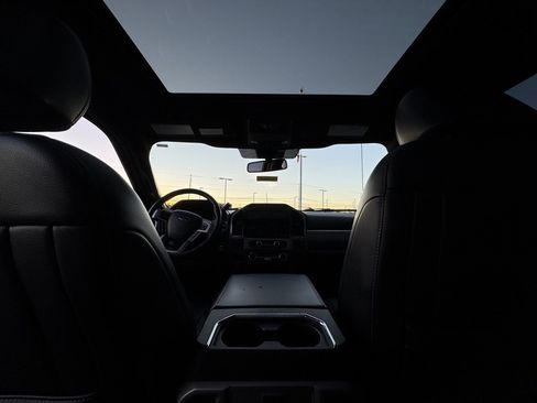 Used 2022 Ford F350 Lariat w/ Black Appearance Package image 21