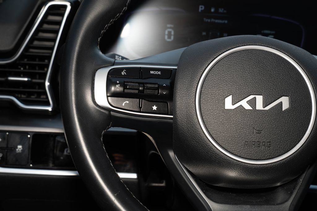Used 2025 Kia Sportage EX w/ Premium Package FWD image 26