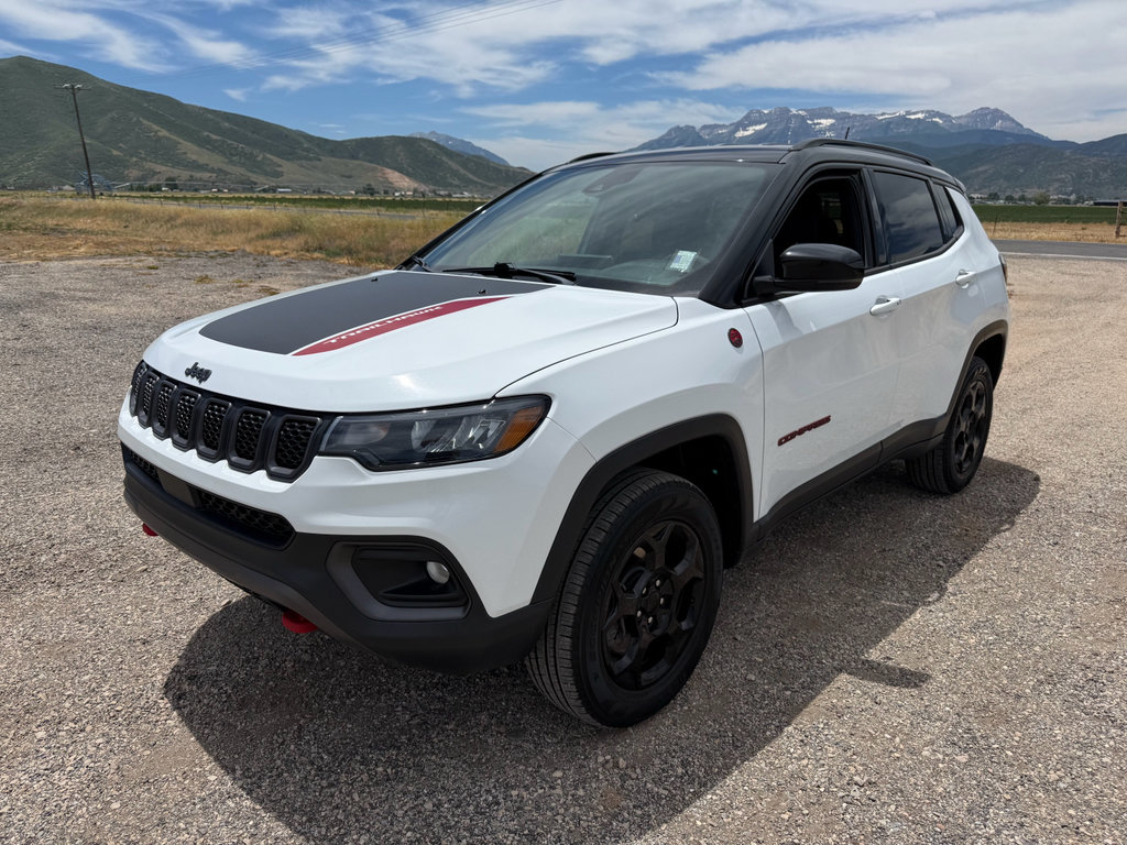 Used 2023 Jeep Compass Trailhawk AWD/4WD image 3