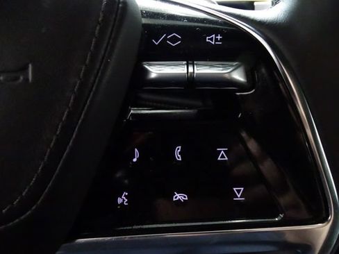 Certified 2025 Cadillac Escalade ESV Sport Platinum w/ LPO, ONYX Package AWD/4WD image 9