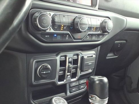 Used 2021 Jeep Wrangler Unlimited Sahara w/ Cold Weather Group image 14