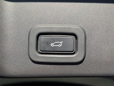 Used 2022 Land Rover Range Rover Evoque R-Dynamic S image 28