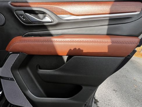 Used 2023 GMC Yukon Denali Ultimate AWD/4WD image 42