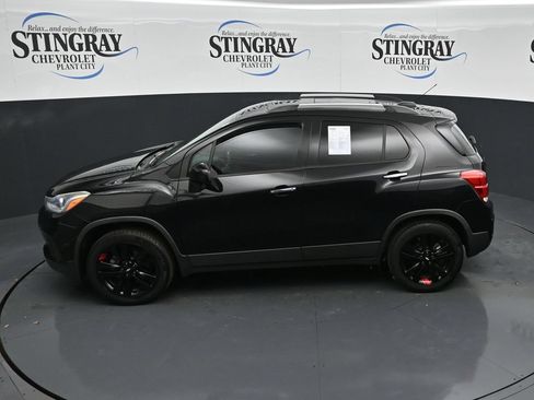 Used 2019 Chevrolet Trax LT w/ Sun & Sound Package AWD/4WD image 21