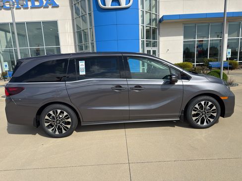New 2026 Honda Odyssey Elite image 4