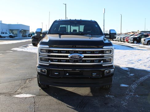 Used 2024 Ford F350 Platinum w/ FX4 Off-Road Package image 3