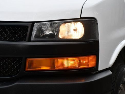 Used 2022 Chevrolet Express 3500 LS image 4