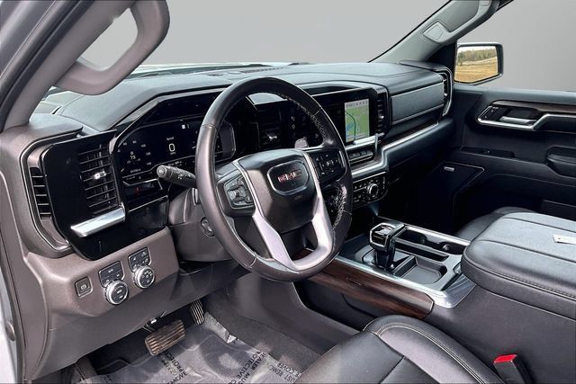 Used 2023 GMC Sierra 1500 SLT w/ SLT Premium Package AWD/4WD image 12