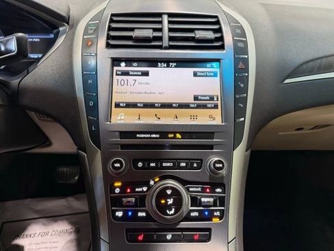 Used 2018 Lincoln MKZ Select w/ Technology Package image 18
