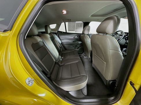 Used 2024 Chevrolet Trax ACTIV w/ Sunroof Package image 34