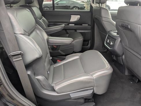 Used 2025 Ford Expedition Active RWD image 39