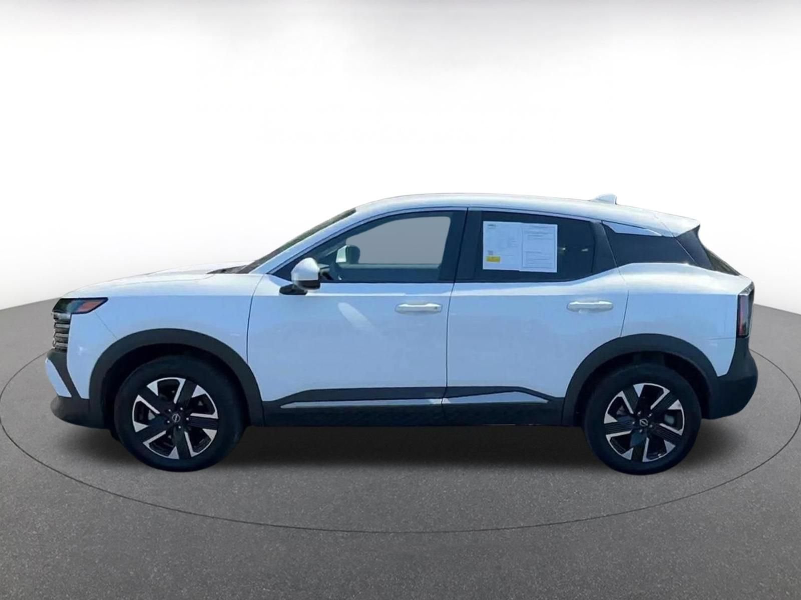 Used 2025 Nissan Kicks SV AWD/4WD image 8