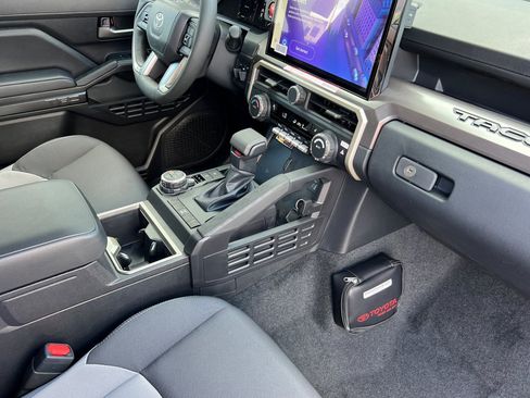 New 2025 Toyota Tacoma TRD Off-Road image 15