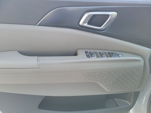 New 2027 Kia Carnival LX FWD image 11