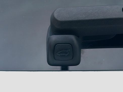 Used 2025 Genesis GV70 2.5T image 37