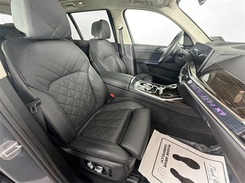 Used 2024 BMW X7 xDrive40i image 27