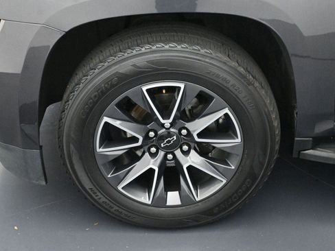 Used 2018 Chevrolet Suburban LT image 31