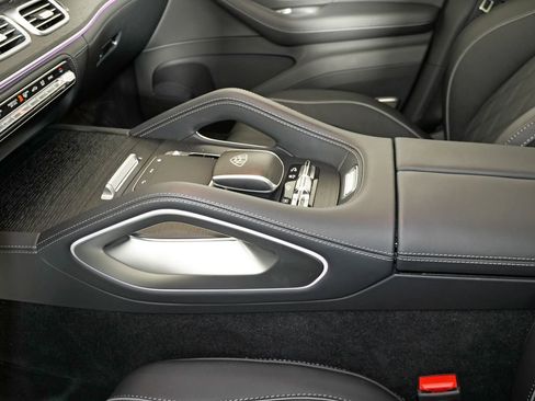 Used 2026 Mercedes-Benz Maybach GLS 600 4MATIC image 28